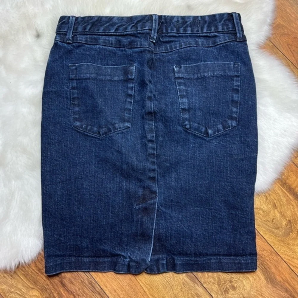 Gap dark wash denim pencil skirt B7-36